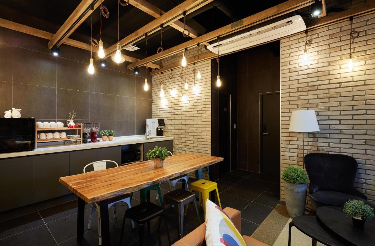 Hostel Cleo Hongdae