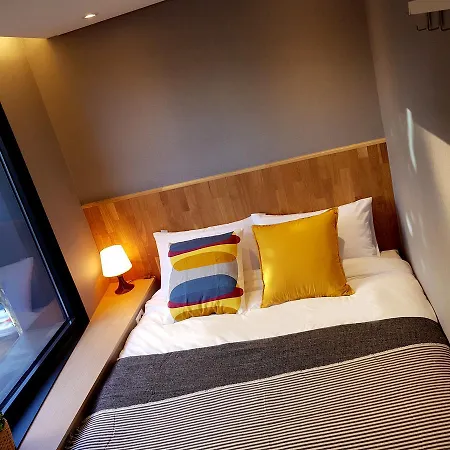 Hostel Cleo Seoul Hongdae Exterior photo