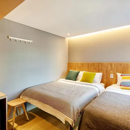 Hostel Cleo Seoul Hongdae Exterior photo
