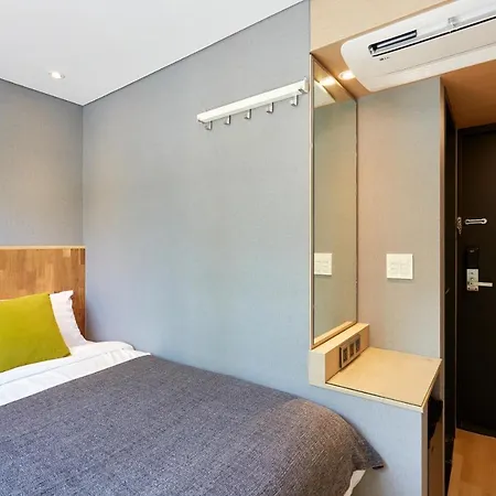 Hostel Cleo Seoul Hongdae Exterior photo